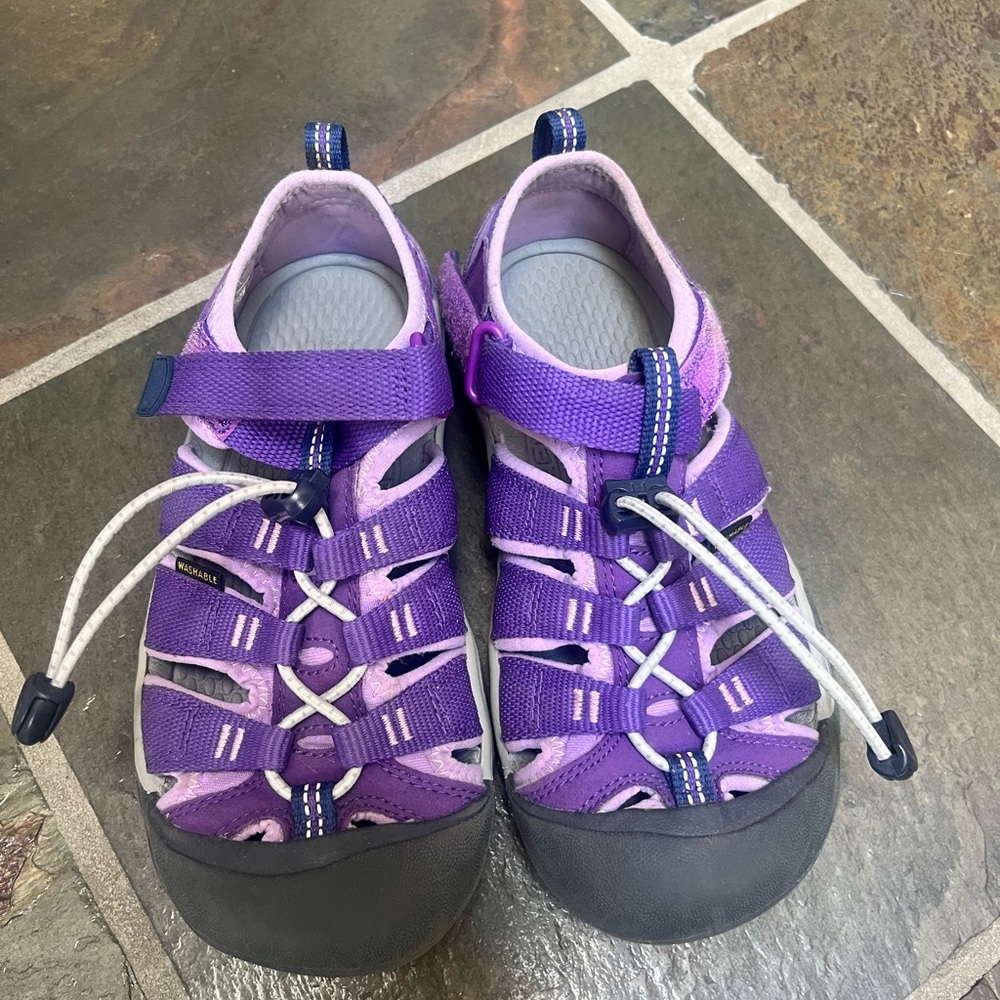 Great condition Keen size 2 purple
